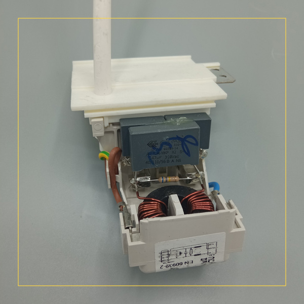 Сетевой фильтр для стиральной машины Indesit/Ariston (со шнуром) 091633