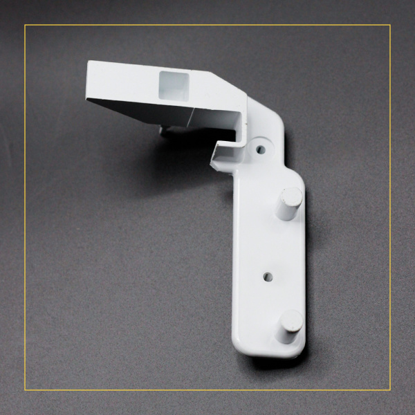 Кронштейн откидной панели Атлант нижний, левый 341410006201 (морозильной камеры)