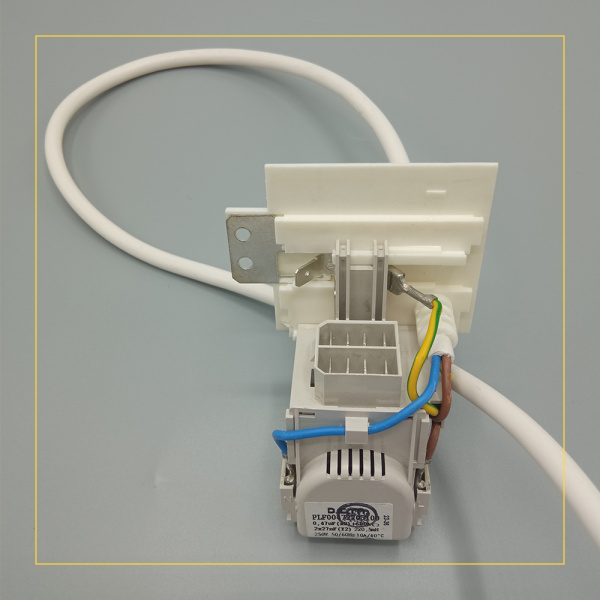 Сетевой фильтр для стиральной машины Indesit/Ariston (со шнуром) 091633