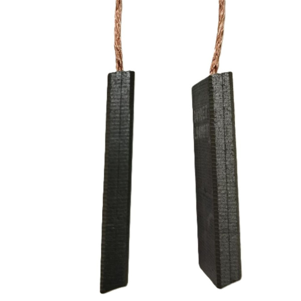 Угольные щетки, 5x13,5x40 клееные, провод по центру (комп. 2шт) Угольные щетки, 5x13,5x40 клееные, провод по центру (комп. 2шт)