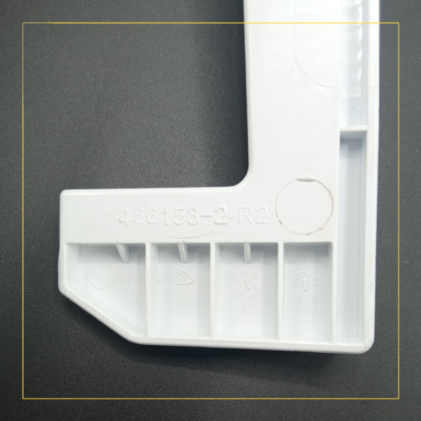 Обрамление стеклянной полки Beko 4561530300 (переднее 450 мм)